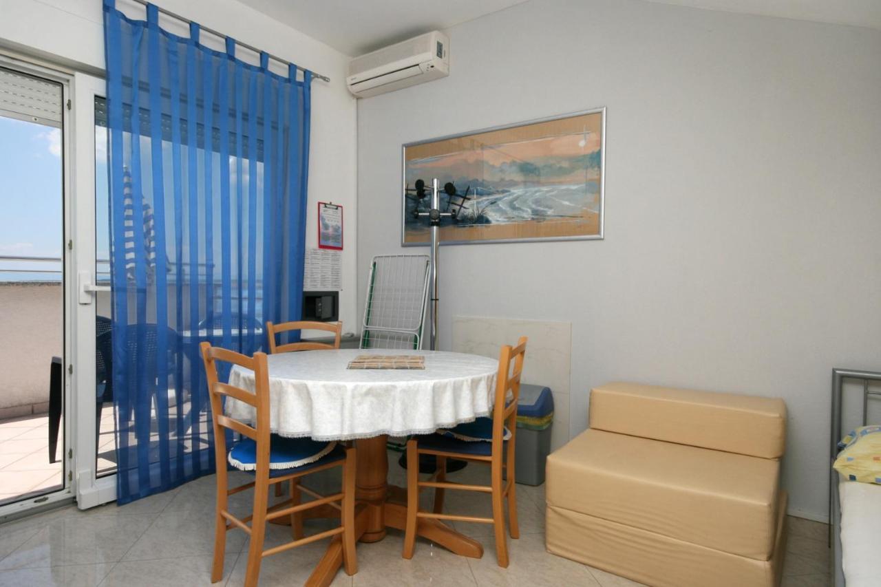 Studio Dramalj 5534B 外观 照片